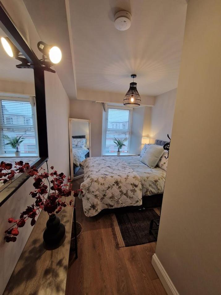Rosie'S Apartments Килибегс Екстериор снимка