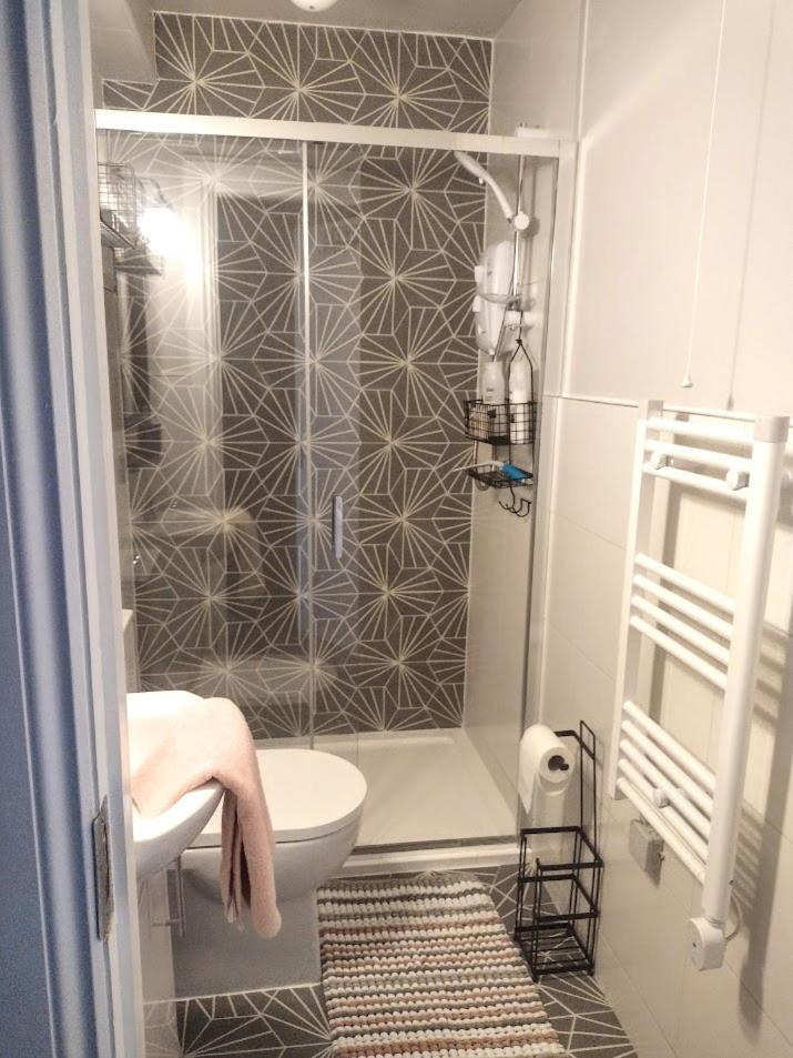 Rosie'S Apartments Килибегс Екстериор снимка